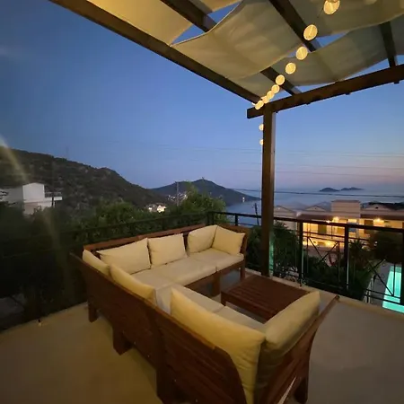 Mira Kalkan -close To Center- *