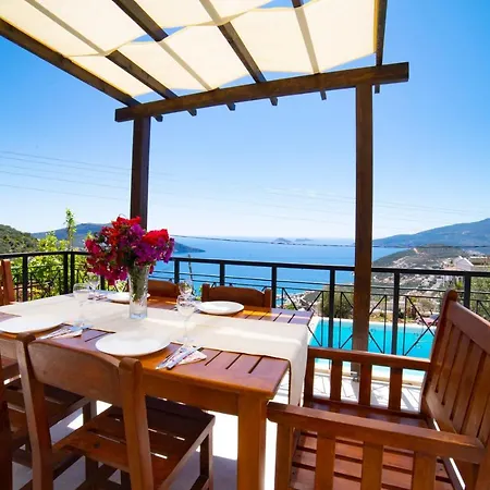 Mira Kalkan -close To Center- Kaş